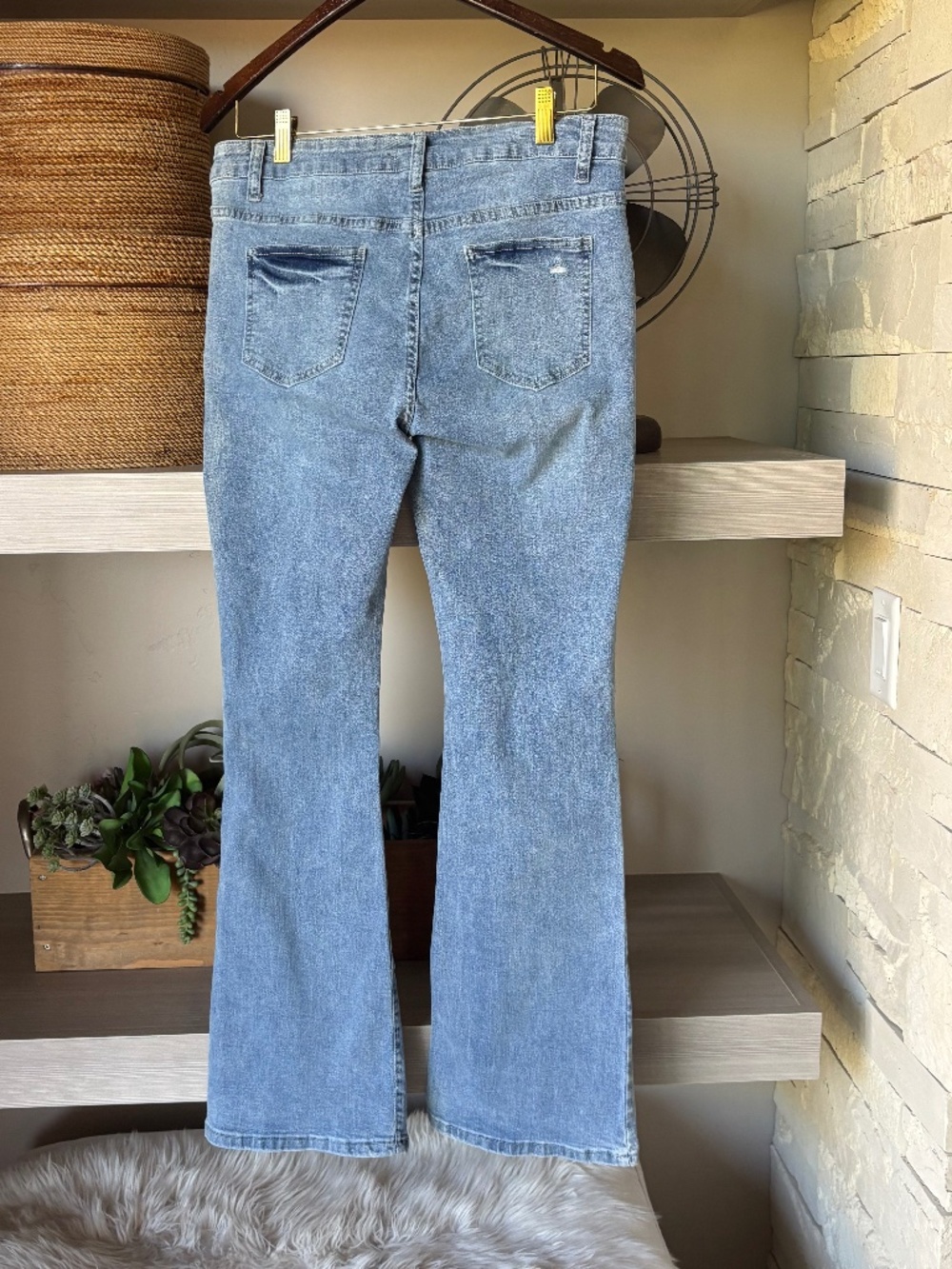 SHEIN Bootcut Lightly Distressed Light Blue Wash Jeans Stretch   33 (8/10)